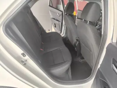 Kia Rio 2018 - 14750 EUR, 46500 km - AUTO.MOTO.pt - 46500km - foto 14 de 35
