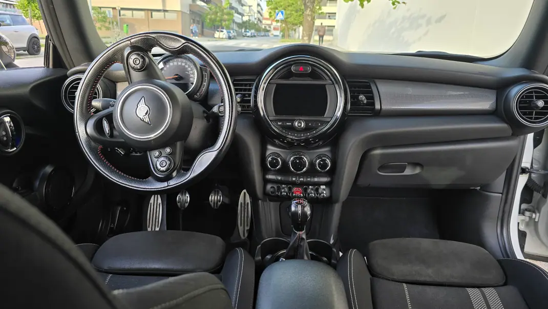 MINI Cooper 2019 - 15999 EUR, 105000 km - AUTO.MOTO.pt - 105000km - foto 7 de 15