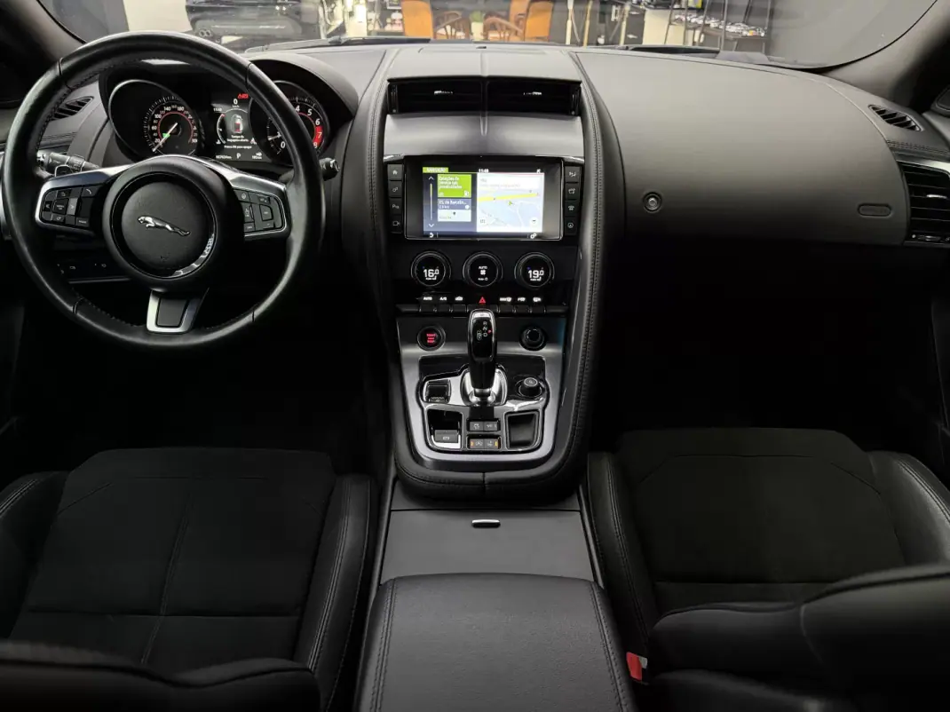 Jaguar F-Type 2018 - 48950 EUR, 57634 km - 57634km - foto 25 de 43