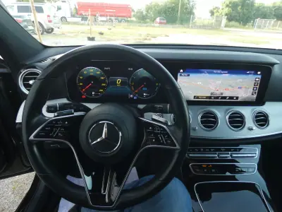 Mercedes-Benz E 300 2020 - 28500 EUR, 217000 km - AUTO.MOTO.pt - 217000km - foto 24 de 39