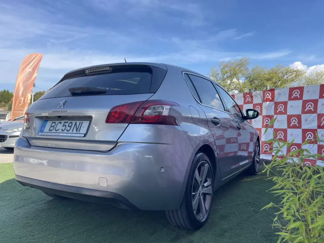 Peugeot 308 2014 - 12490 EUR, 143165 km - 143165km - foto 3 de 22