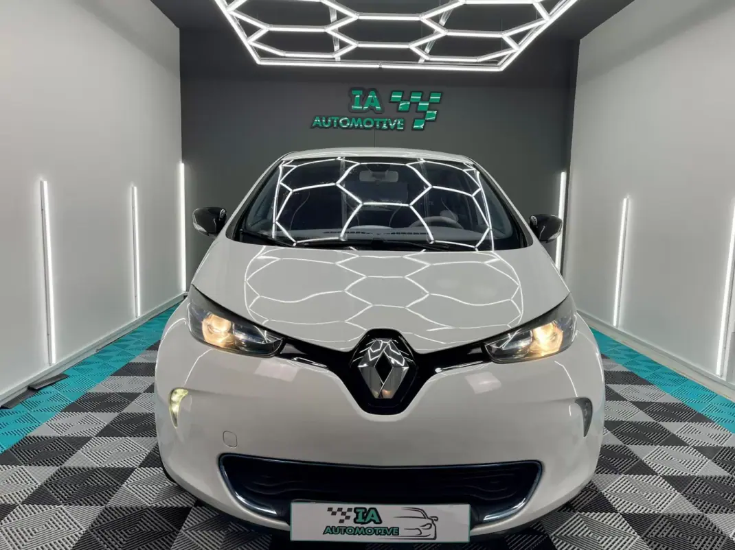 Renault Zoe 2015 - 8250 EUR, 19000 km - AUTO.MOTO.pt - 19000km - foto 2 de 12
