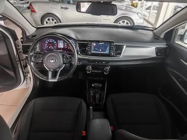 Kia Rio 2018 - 14750 EUR, 46500 km - AUTO.MOTO.pt - 46500km - foto 19 de 35