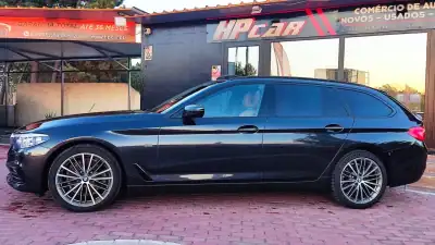 BMW 520 2018 - 29990 EUR, 130000 km - AUTO.MOTO.pt - 130000km - foto 29 de 43