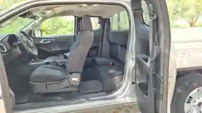 Isuzu D-Maxi - 1.9 Ddi CD 4WD L CH 2021 - 29950 EUR, 35000 km - AUTO.MOTO.pt - 35000km - foto 10 de 13