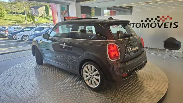 MINI Cooper 2019 - 25500 EUR, 96321 km - AUTO.MOTO.pt - 96321km - foto 19 de 53