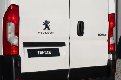 Peugeot Boxer 7 lugares 2019 - 19999 EUR, 172000 km - AUTO.MOTO.pt - 172000km - foto 5 de 28