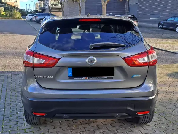 Nissan Qashqai 2014 - 12950 EUR, 150000 km - AUTO.MOTO.pt - 150000km - foto 6 de 25