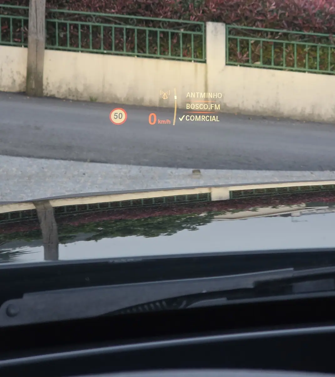 BMW 320 2012 - 15750 EUR, 256800 km - AUTO.MOTO.pt - 256800km - foto 9 de 12