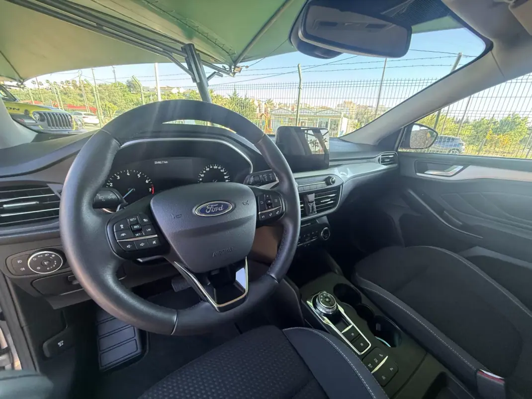 Ford Focus 2019 - 16900 EUR, 25404 km - AUTO.MOTO.pt - 25404km - foto 5 de 16