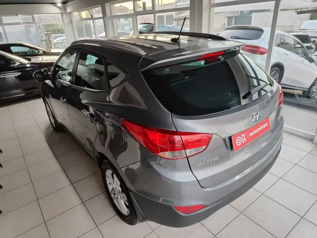 Hyundai ix35 2013 - 9990 EUR, 157000 km - AUTO.MOTO.pt - 157000km - foto 9 de 34