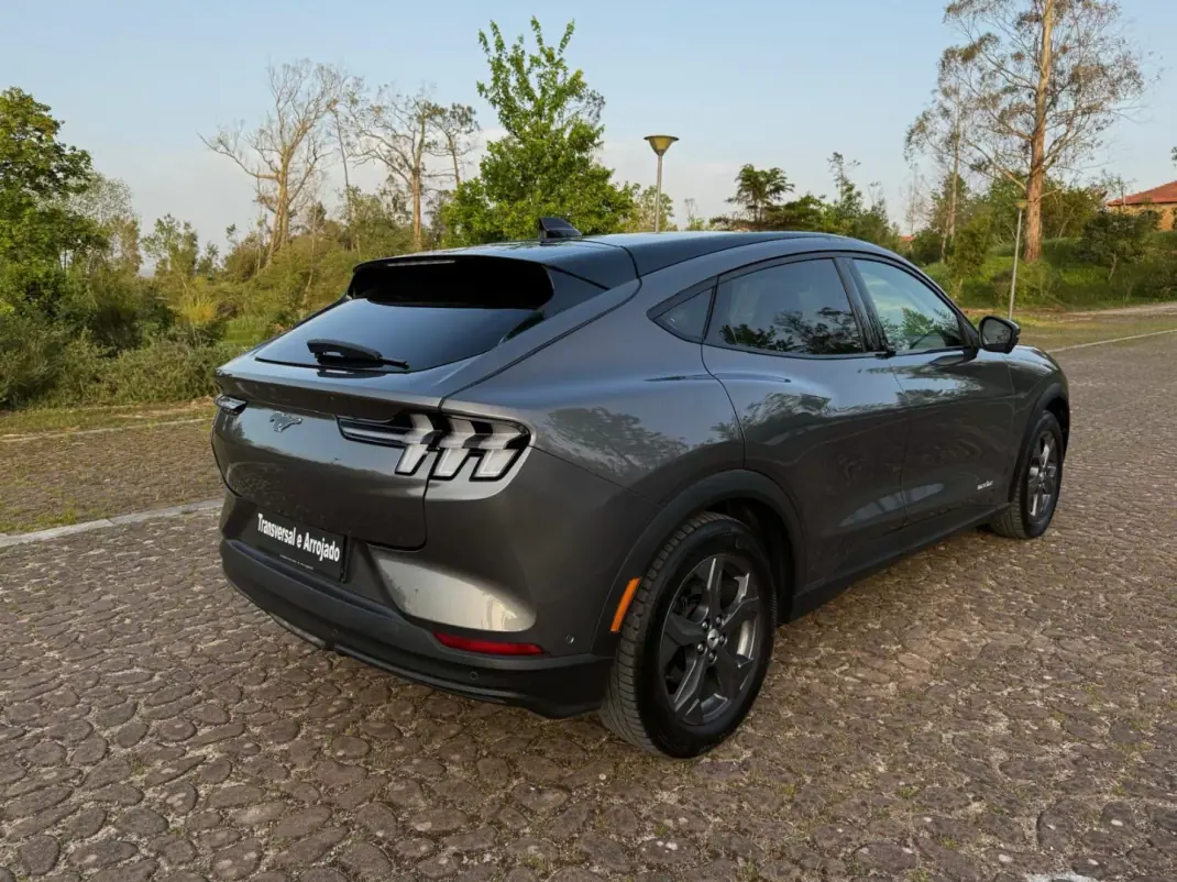Ford Mustang Mach-E 2022 - 25900 EUR, 139000 km - AUTO.MOTO.pt - 139000km - foto 16 de 19