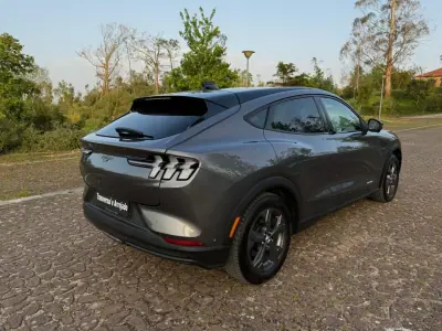 Ford Mustang Mach-E 2022 - 25900 EUR, 139000 km - AUTO.MOTO.pt - 139000km - foto 16 de 19