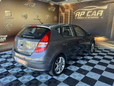 Hyundai i30 2008 - 7750 EUR, 180000 km - AUTO.MOTO.pt - 180000km - foto 9 de 14