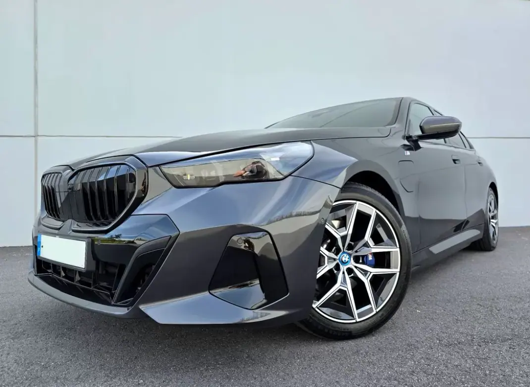 BMW 530e 2024 - 58500 EUR, 48800 km - AUTO.MOTO.pt - 48800km - foto 2 de 46