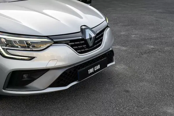 Renault Mégane 2021 - 16900 EUR, 108317 km - AUTO.MOTO.pt - 108317km - foto 4 de 25