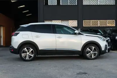 Peugeot 3008 2020 - 24999 EUR, 86010 km - foto 3 de 25