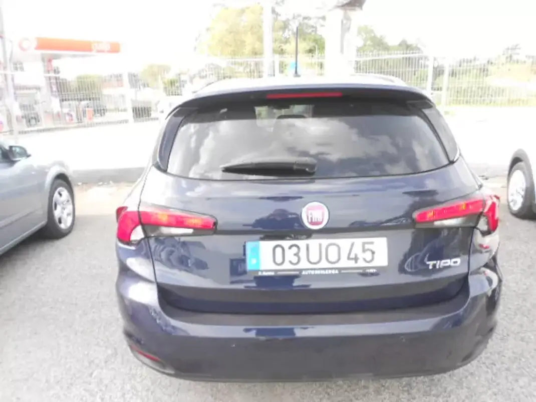 Fiat Tipo 2018 - 13500 EUR, 106069 km - AUTO.MOTO.pt - 106069km - foto 4 de 12
