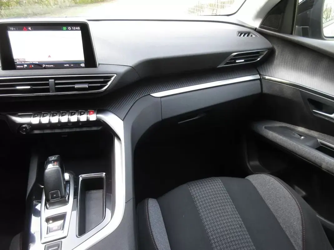 Peugeot 3008 2017 - 17990 EUR, 168000 km - 168000km - foto 30 de 37