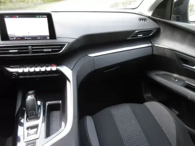 Peugeot 3008 2017 - 17990 EUR, 168000 km - AUTO.MOTO.pt - 168000km - foto 30 de 37
