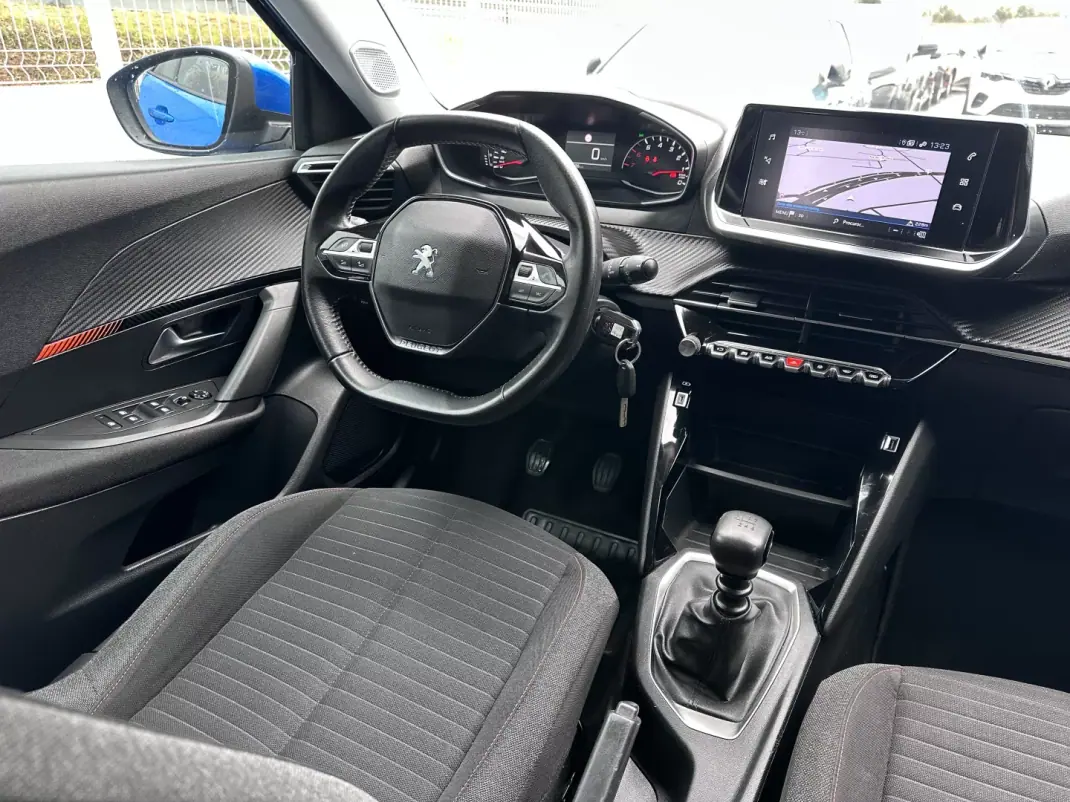 Peugeot 2008 2021 - 14900 EUR, 159000 km - AUTO.MOTO.pt - 159000km - foto 16 de 31