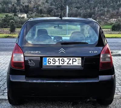 Citroën C2 2005 - 3999 EUR, 200000 km - AUTO.MOTO.pt - 200000km - foto 15 de 20