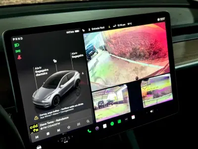 Tesla Model Y 2023 - 42900 EUR, 41470 km - AUTO.MOTO.pt - 41470km - foto 32 de 35