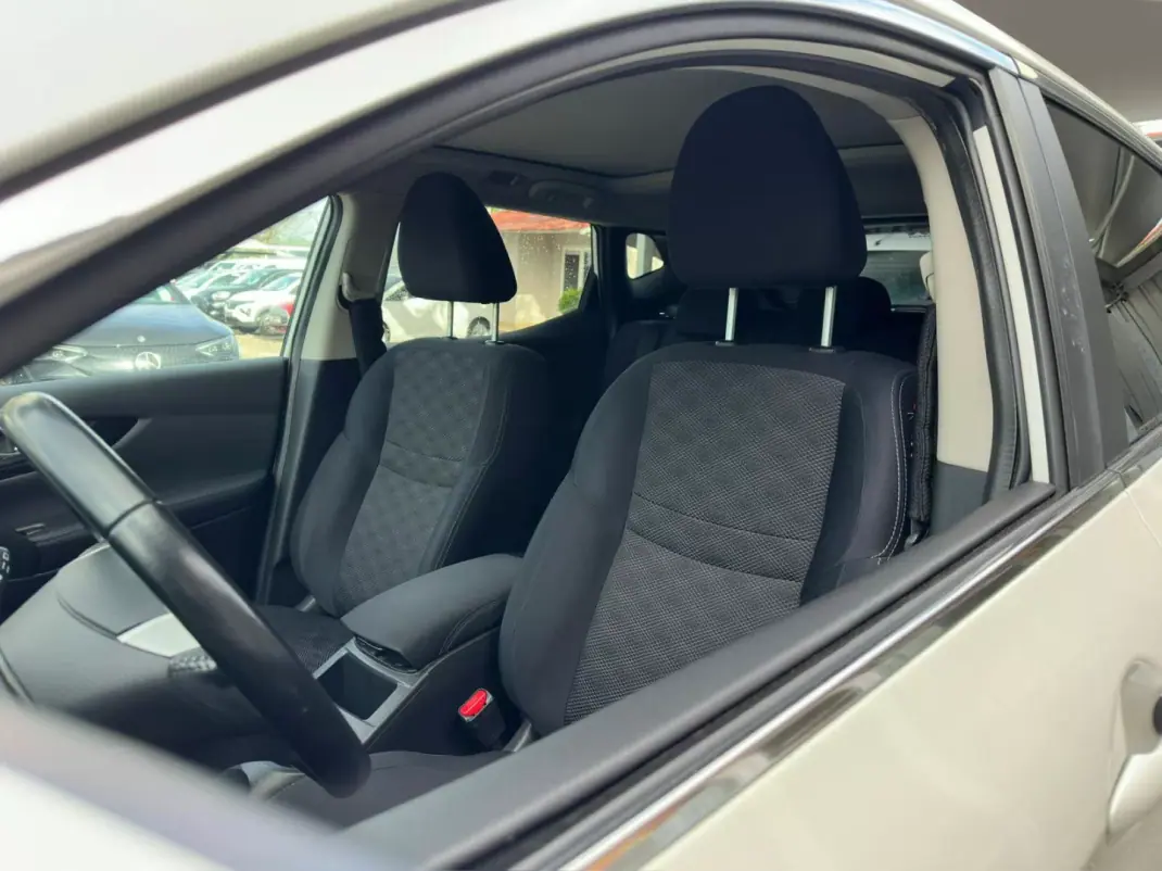 Nissan Qashqai 2014 - 17900 EUR, 167439 km - AUTO.MOTO.pt - 167439km - foto 14 de 28