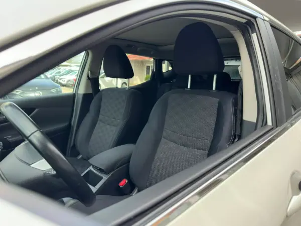 Nissan Qashqai 2014 - 17900 EUR, 167439 km - AUTO.MOTO.pt - 167439km - foto 14 de 28