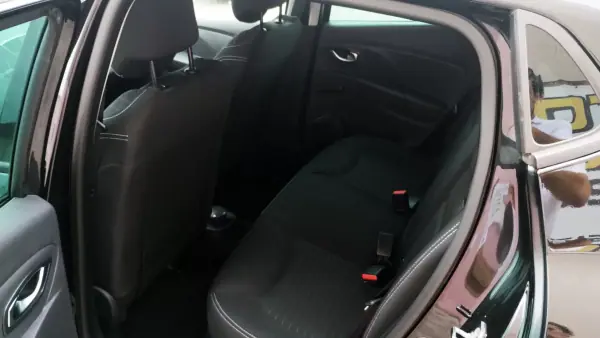 Renault Clio 2017 - 9950 EUR, 77000 km - 77000km - foto 16 de 35