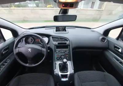 Peugeot 5008 2015 - 7450 EUR, 221000 km - AUTO.MOTO.pt - 221000km - foto 17 de 26