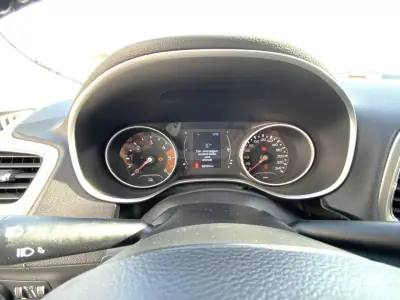 Jeep Compass 2017 - 16500 EUR, 93763 km - AUTO.MOTO.pt - 93763km - foto 9 de 14