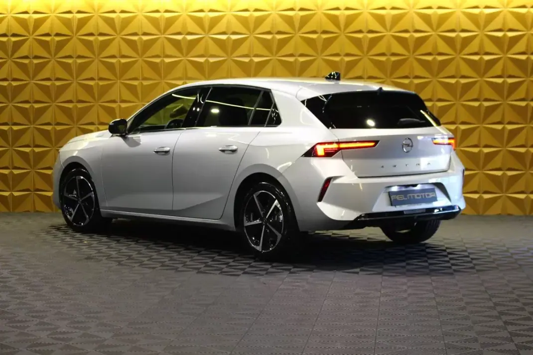 Opel Astra 2022 - 17900 EUR, 114000 km - 114000km - foto 5 de 31