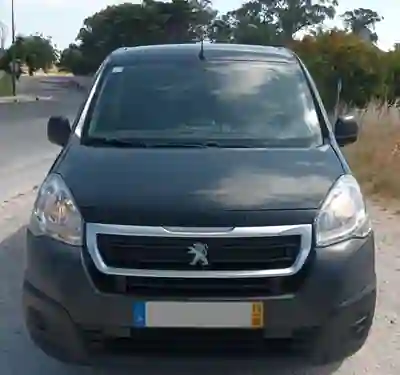 Peugeot Partner 2018 - 12500 EUR, 220000 km - 220000km - foto 2 de 8