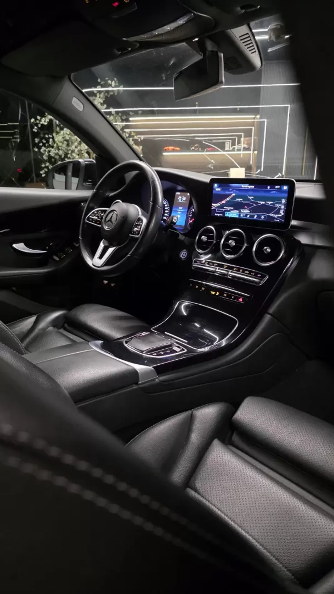 Mercedes-Benz GLC 300 2022 - 48900 EUR, 86000 km - AUTO.MOTO.pt - 86000km - foto 14 de 21