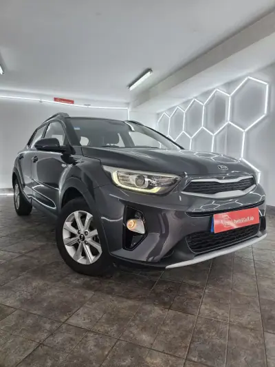 Kia Stonic 2019 - 12500 EUR, 117953 km - AUTO.MOTO.pt - 117953km - foto 4 de 23