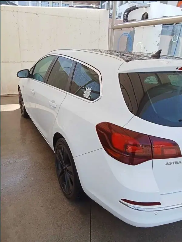 Opel Astra Sports Tourer 2016 - 6500 EUR, 114870 km - AUTO.MOTO.pt - 114870km - foto 4 de 12