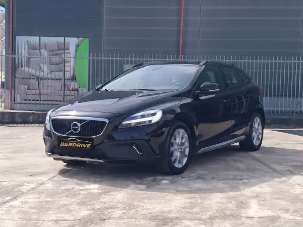 Volvo V40 Cross Country 2016 — foto 2 de 11