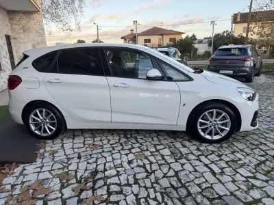 BMW 225xe Active Tourer 2018 - 18900 EUR, 68000 km - AUTO.MOTO.pt - 68000km - foto 5 de 52