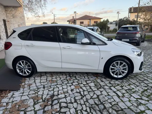 BMW 225xe Active Tourer 2018 - 18900 EUR, 68000 km - AUTO.MOTO.pt - 68000km - foto 5 de 52
