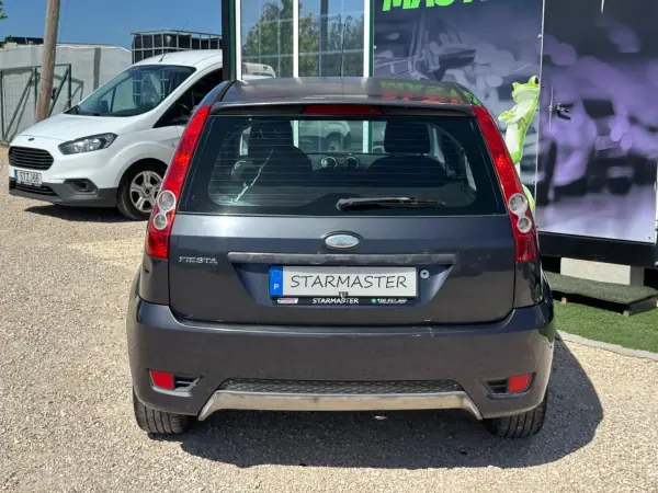 Ford Fiesta 2006 - 2850 EUR, 228695 km - AUTO.MOTO.pt - 228695km - foto 7 de 20