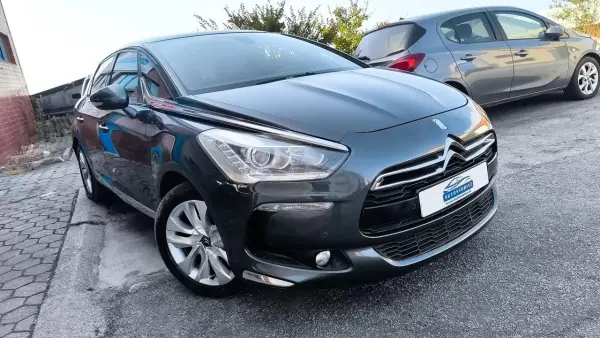 Citroën DS5 2014 - 10500 EUR, 188000 km - AUTO.MOTO.pt - 188000km - foto 11 de 17