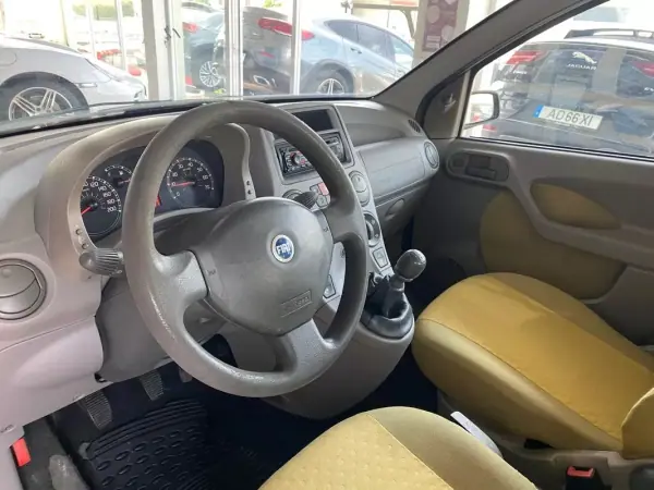 Fiat Panda 2004 - 3250 EUR, 197772 km - AUTO.MOTO.pt - 197772km - foto 16 de 31