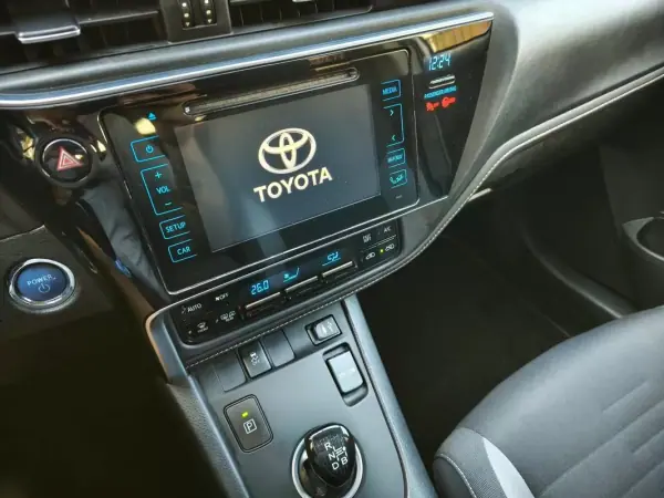 Toyota Auris 2016 - 14900 EUR, 160000 km - AUTO.MOTO.pt - 160000km - foto 33 de 34