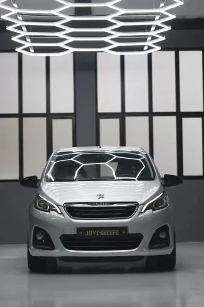 Peugeot 108 2017 - 9500 EUR, 49390 km - AUTO.MOTO.pt - 49390km - foto 6 de 45