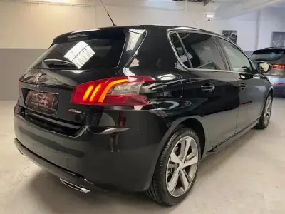 Peugeot 308 2018 - 12250 EUR, 218000 km - AUTO.MOTO.pt - 218000km - foto 3 de 10