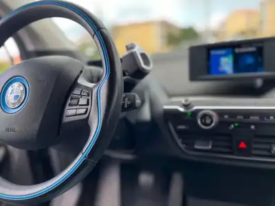 BMW i3 2020 - 16990 EUR, 79000 km - AUTO.MOTO.pt - 79000km - foto 31 de 50