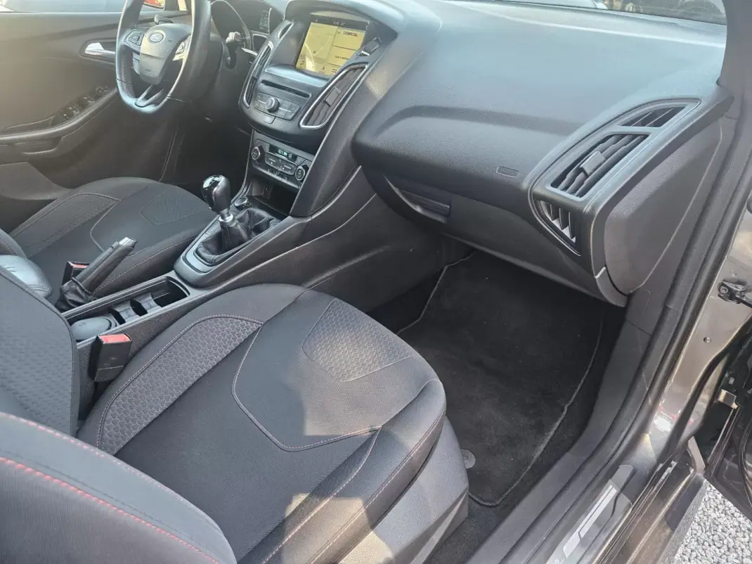 Ford Focus C-Max 2018 - 14500 EUR, 108000 km - 108000km - foto 15 de 37