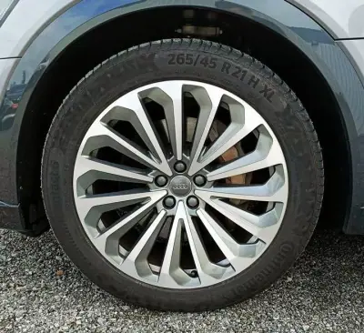 Audi e-tron 2020 - 31000 EUR, 110869 km - AUTO.MOTO.pt - 110869km - foto 12 de 29