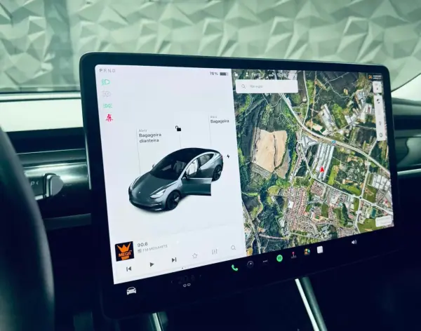 Tesla Model 3 2022 - 28990 EUR, 59195 km - AUTO.MOTO.pt - 59195km - foto 18 de 20